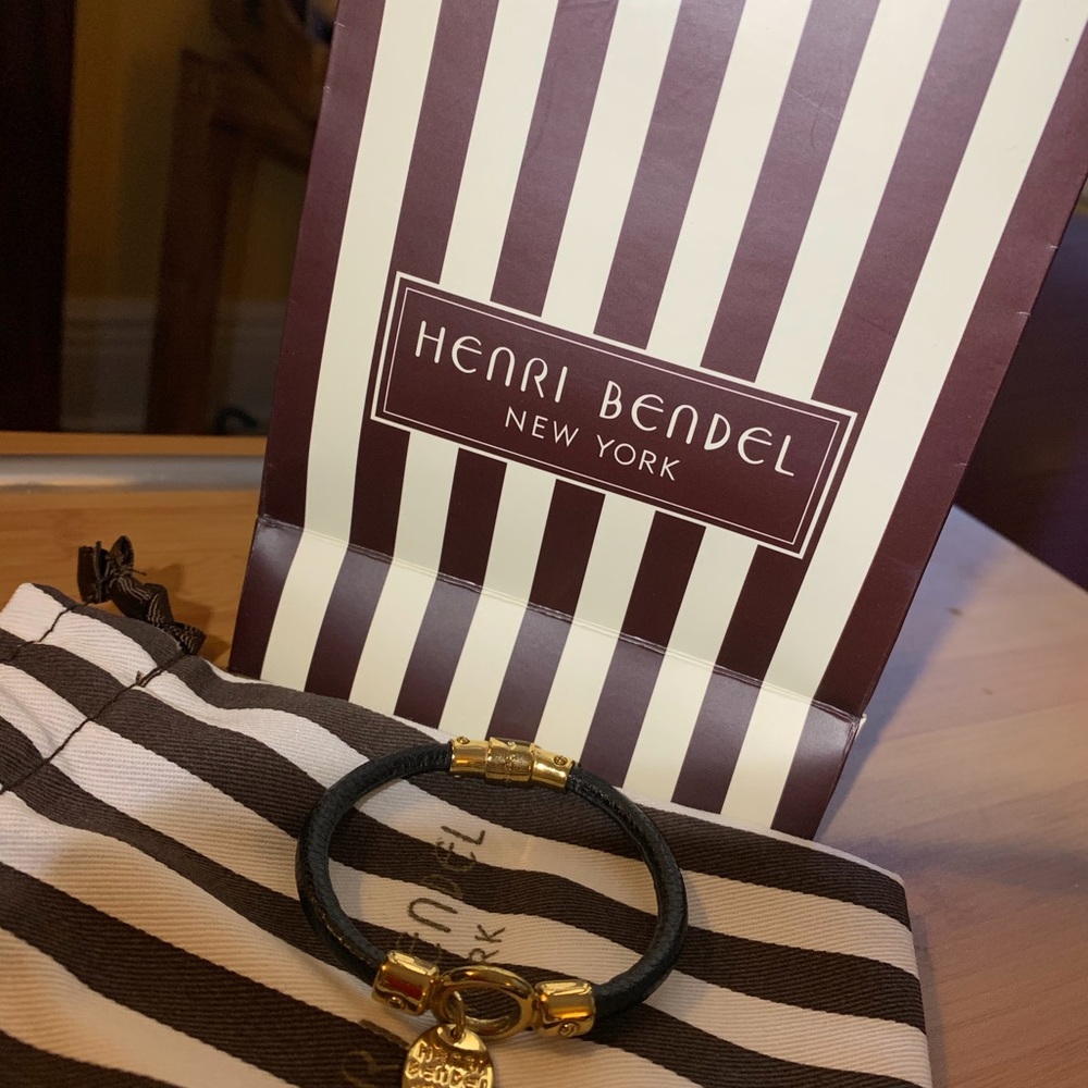 Original Henry Bendel magnetic bracelet. - Picture 6 of 8